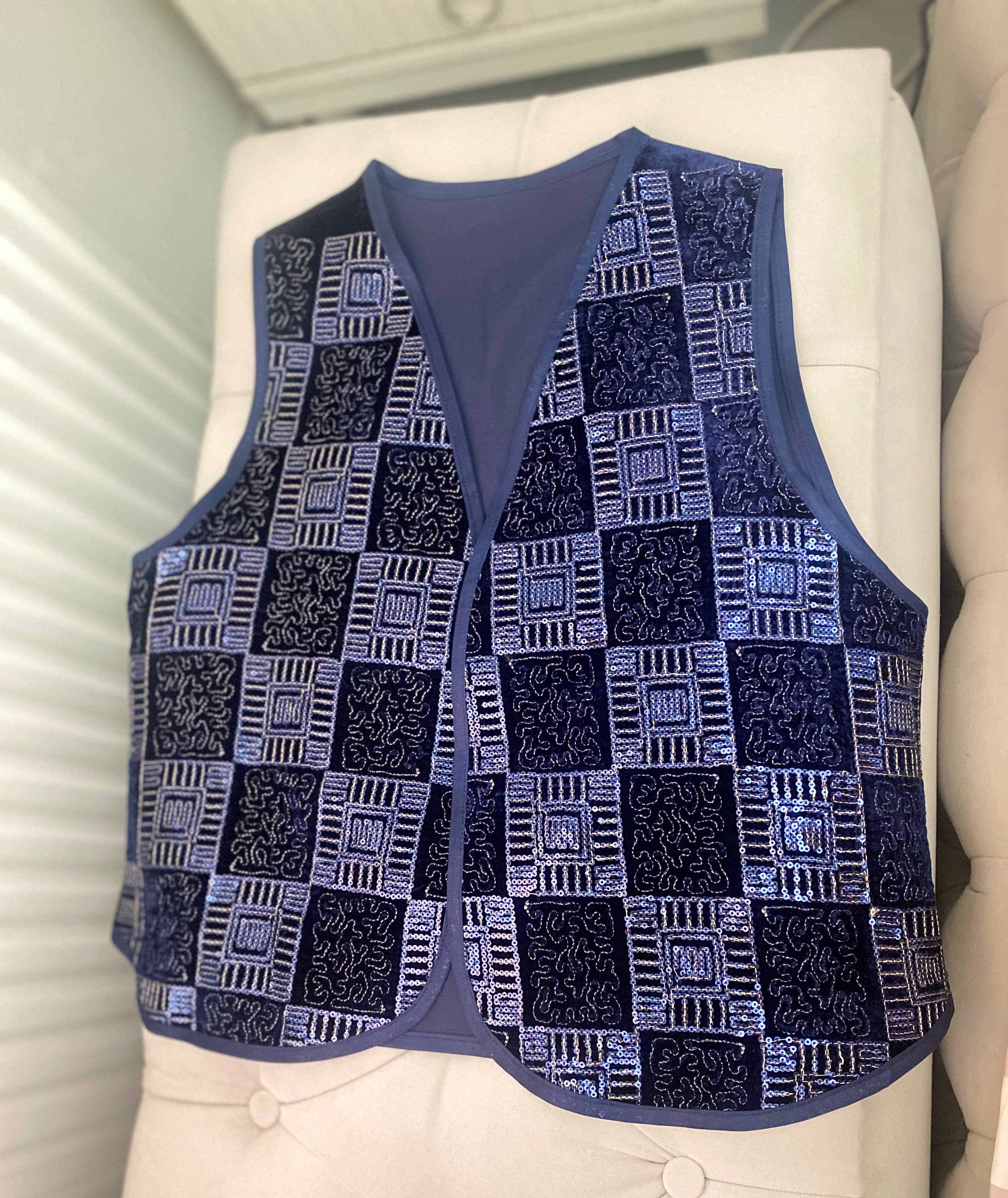 ‌جلیقه زنانه مخمل پولک دوزی و کارشده